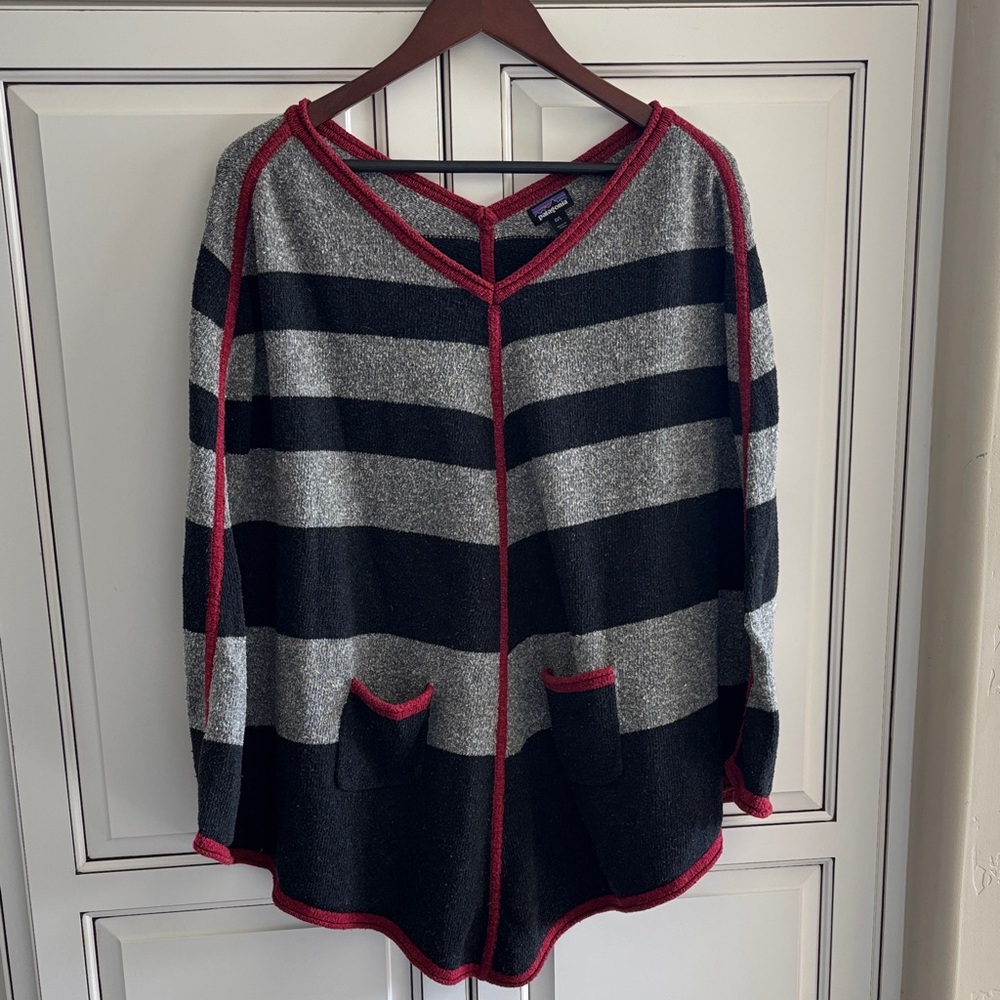 Patagonia Knit Sweater Poncho Cotton Blend  Black Gray Red Striped Women’s M / L - Picture 2 of 11